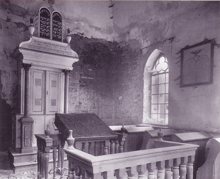 http://www.phila-gert.de/spgkl/bilder/synagoge-innen-1930.jpg